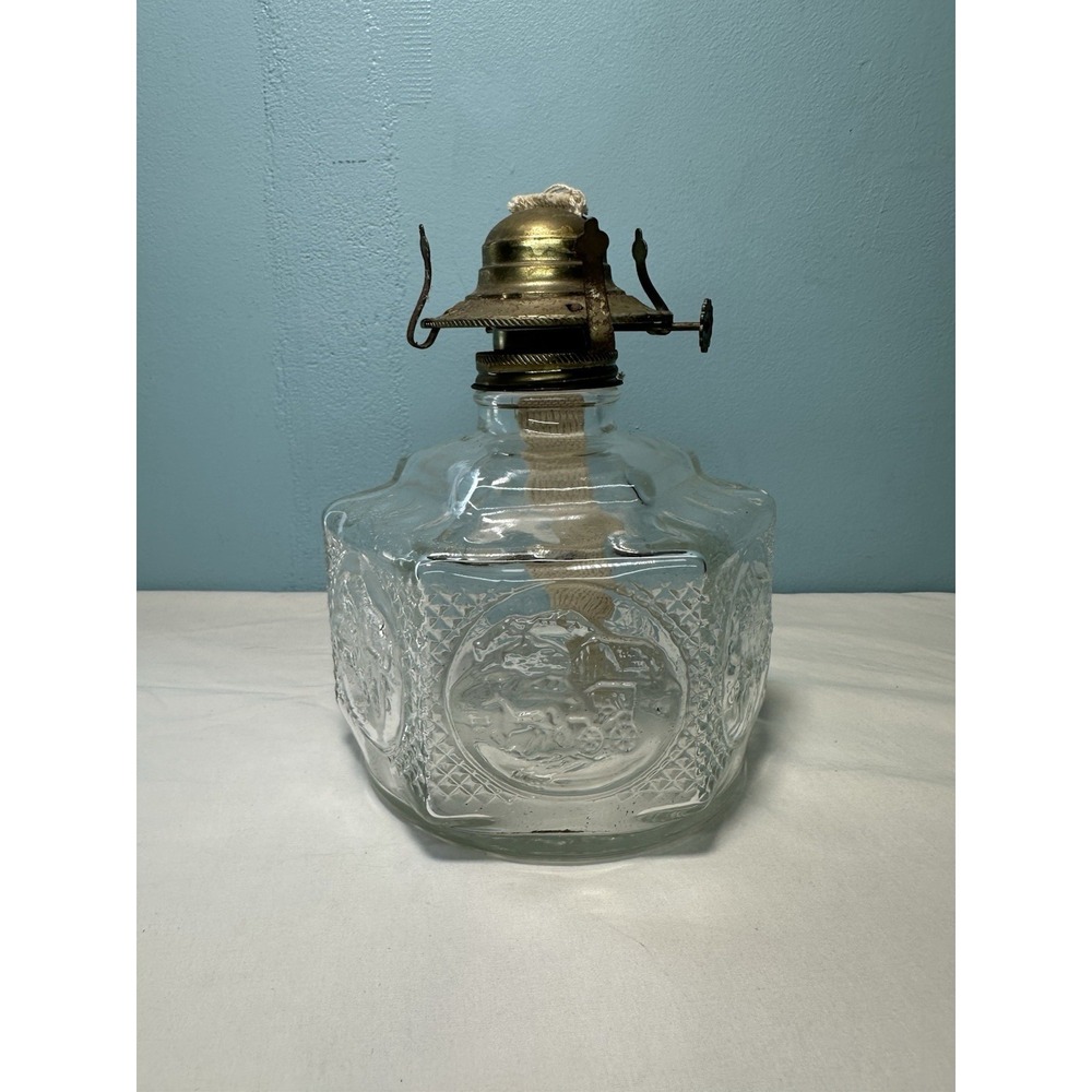 Vintage Lamplight Farms Oil Lamp Hexagon Horse and Buggy Z93